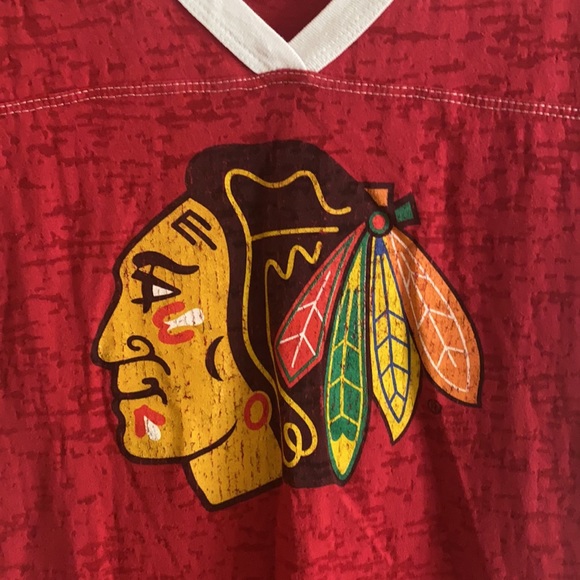 ❄️4 for $20❄️ Chicago Blackhawks T-Shirt - Picture 2 of 4